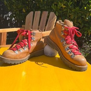 Danner Mountain Light Cascade